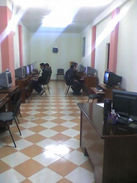 es el cyber dream net , el cyber mas moderno en la ciudad